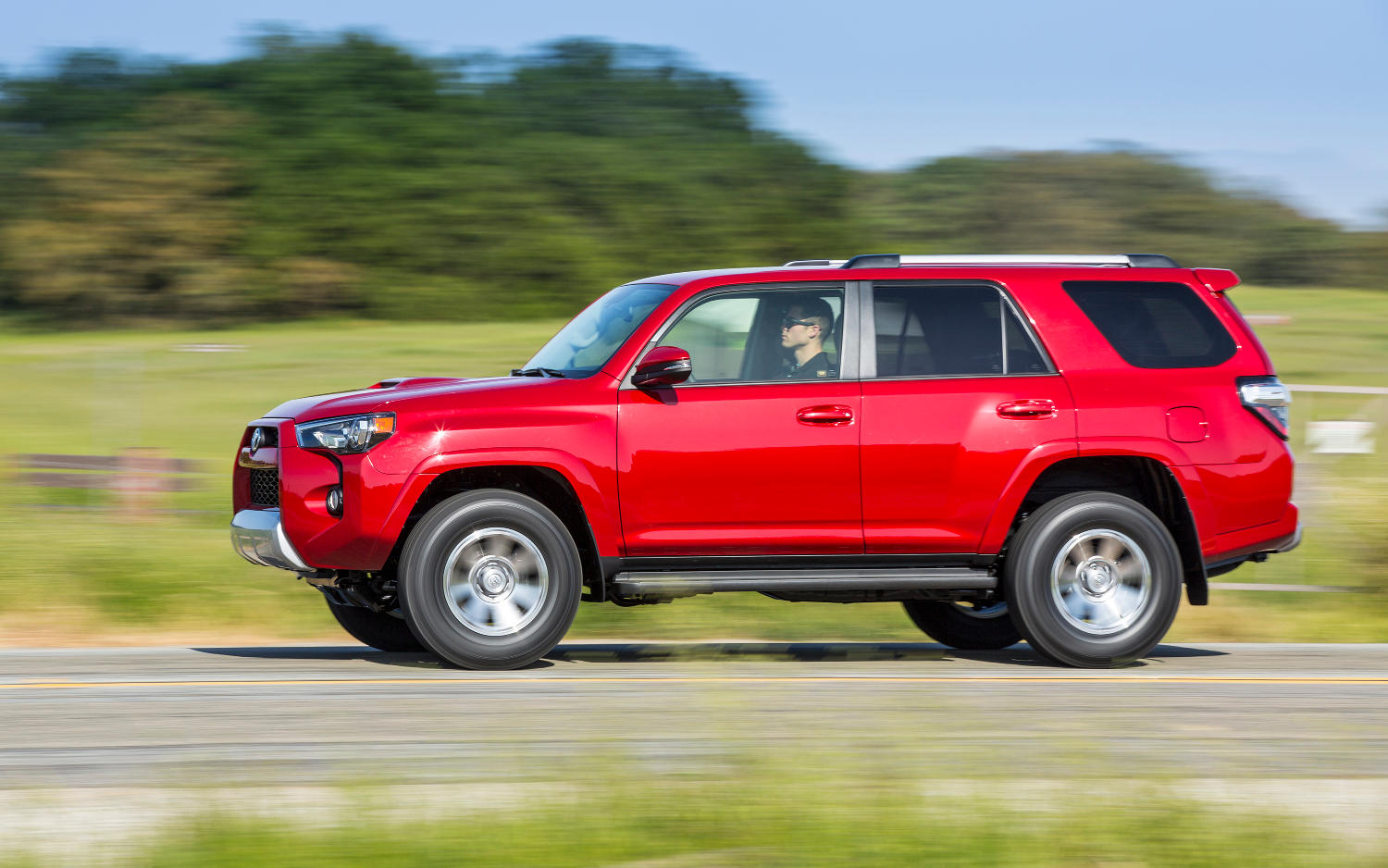 Toyota Hilux Surf 2017 SUV Drive